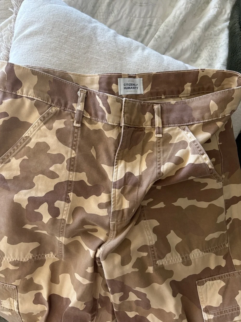Citizens Of Humanity Marcelle Cargo Pants Sand Combo - Picture 4 of 5